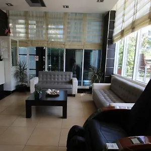 Hotel Bonita, Kryemëdhej
